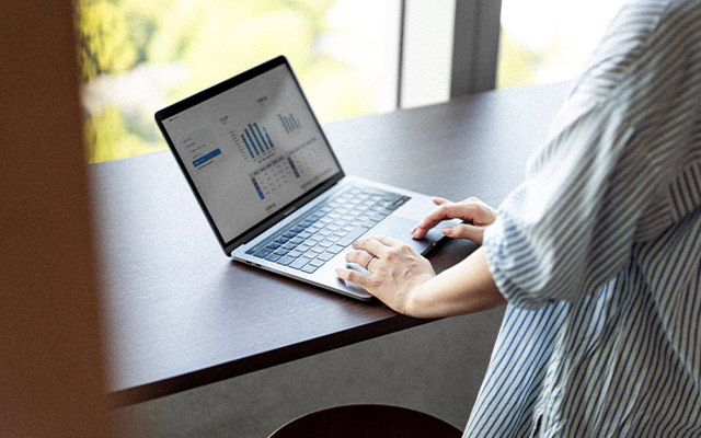 業績ハイライト