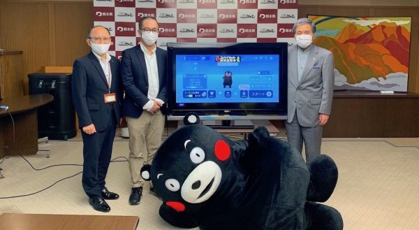 脱獄ごっこ ご当地観光キャンペーン 第一弾 熊本県コラボ 熊本県庁にて義援金寄託式を開催　〜キャンペーン期間中の収益一部を熊本県の豪雨被害の義援金として寄託〜