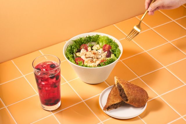 プロテインの累計販売数150万個以上を誇るウェルネスブランド『mariness』が初のカフェ「mariness cafe 代々木パーク店」を6月28日にオープン〜“ココロもカラダもよろこび、地球にもやさしい”メニューを提供〜